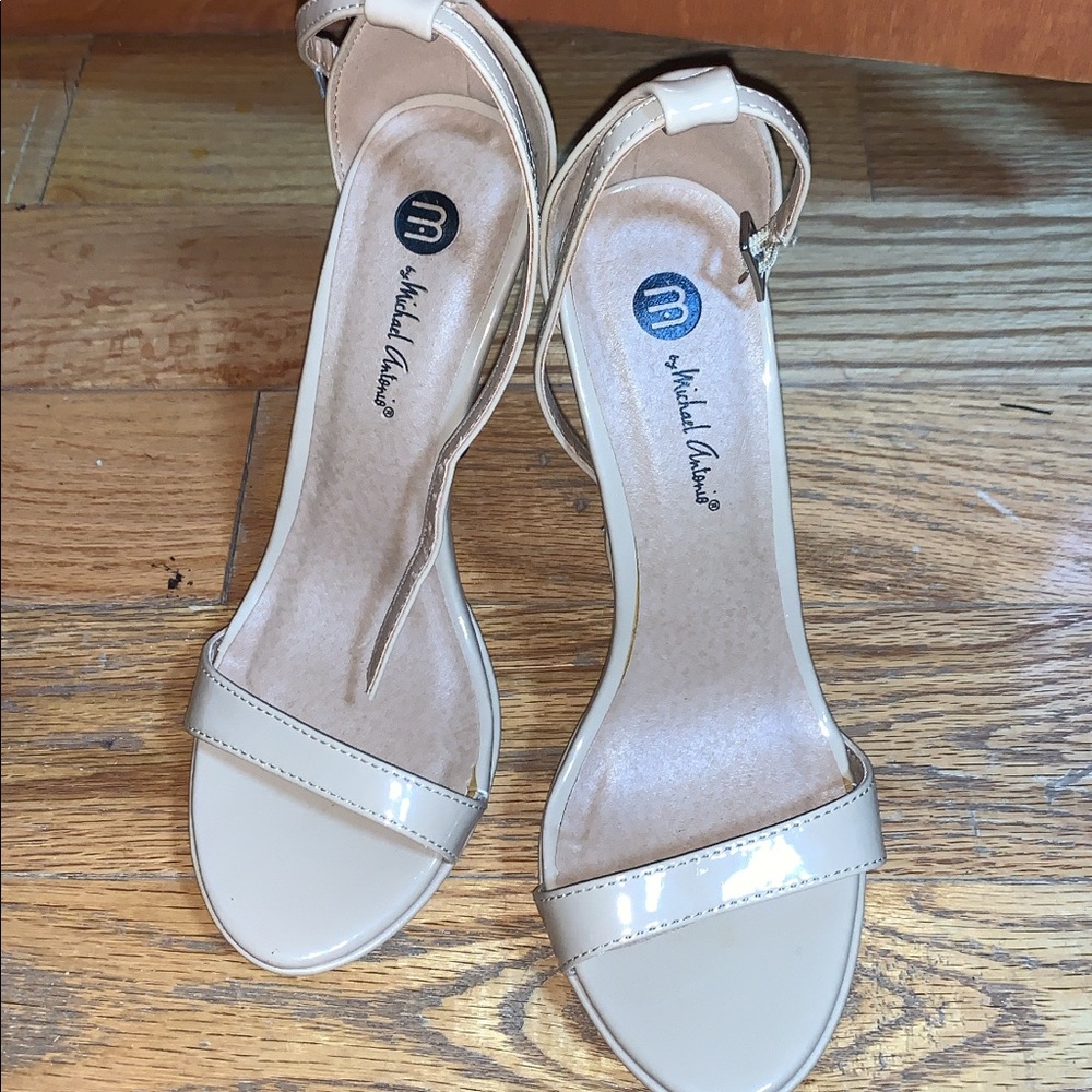 Michael Antonio nude heels size 7